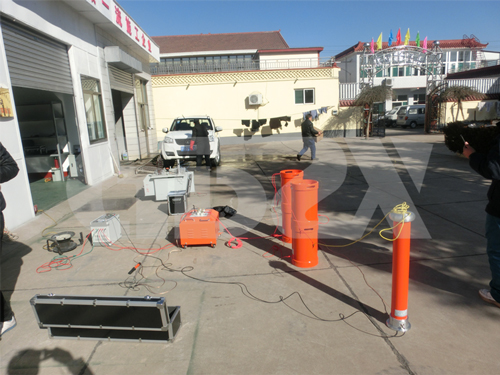 串聯(lián)諧振試驗(yàn)培訓(xùn).jpg 串聯(lián)諧振試驗(yàn)培訓(xùn).jpg